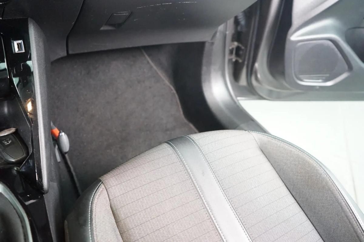 peugeot-208-2021-gasolina-1199cc