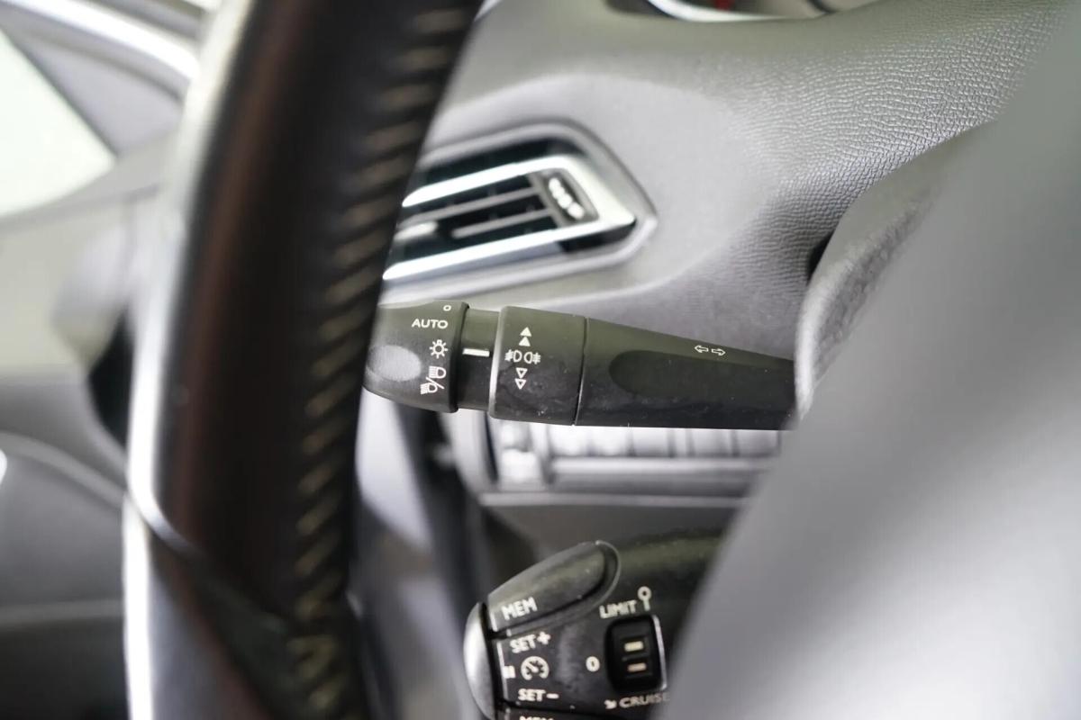 peugeot-308-sw-2015-diesel-1560cc