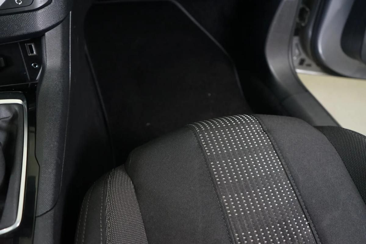 peugeot-308-sw-2015-diesel-1560cc