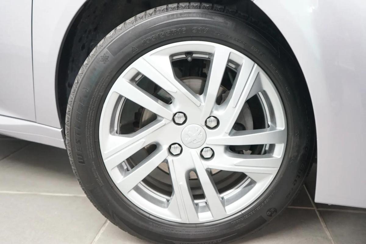 peugeot-208-2021-gasolina-1199cc