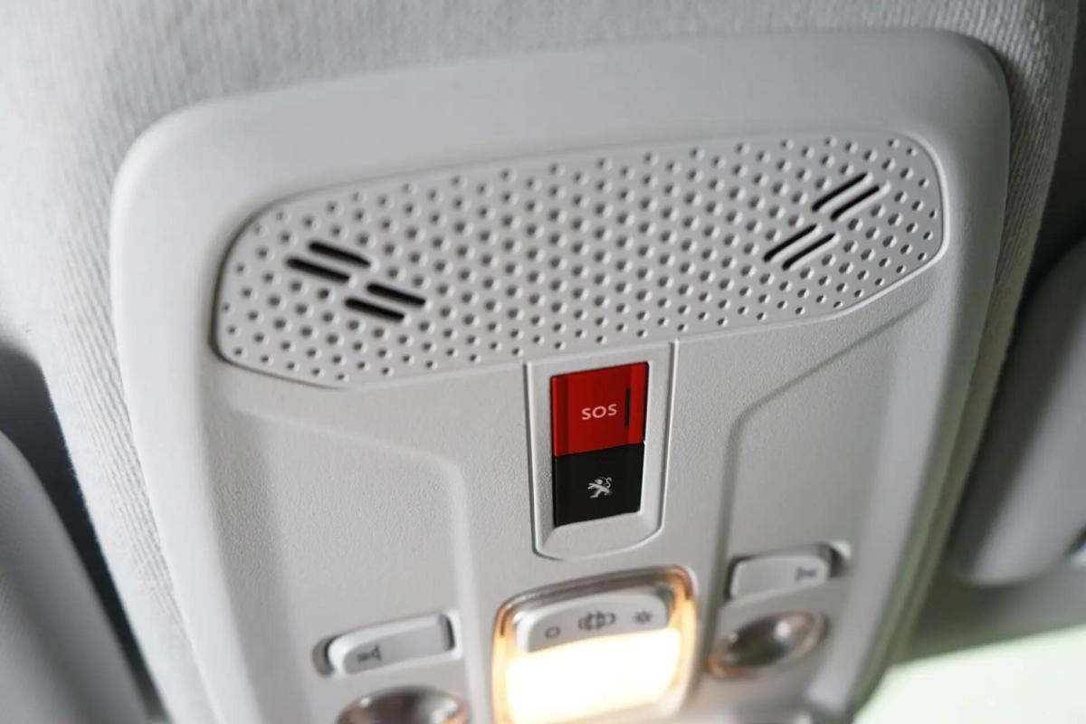 peugeot-208-2021-gasolina-1199cc