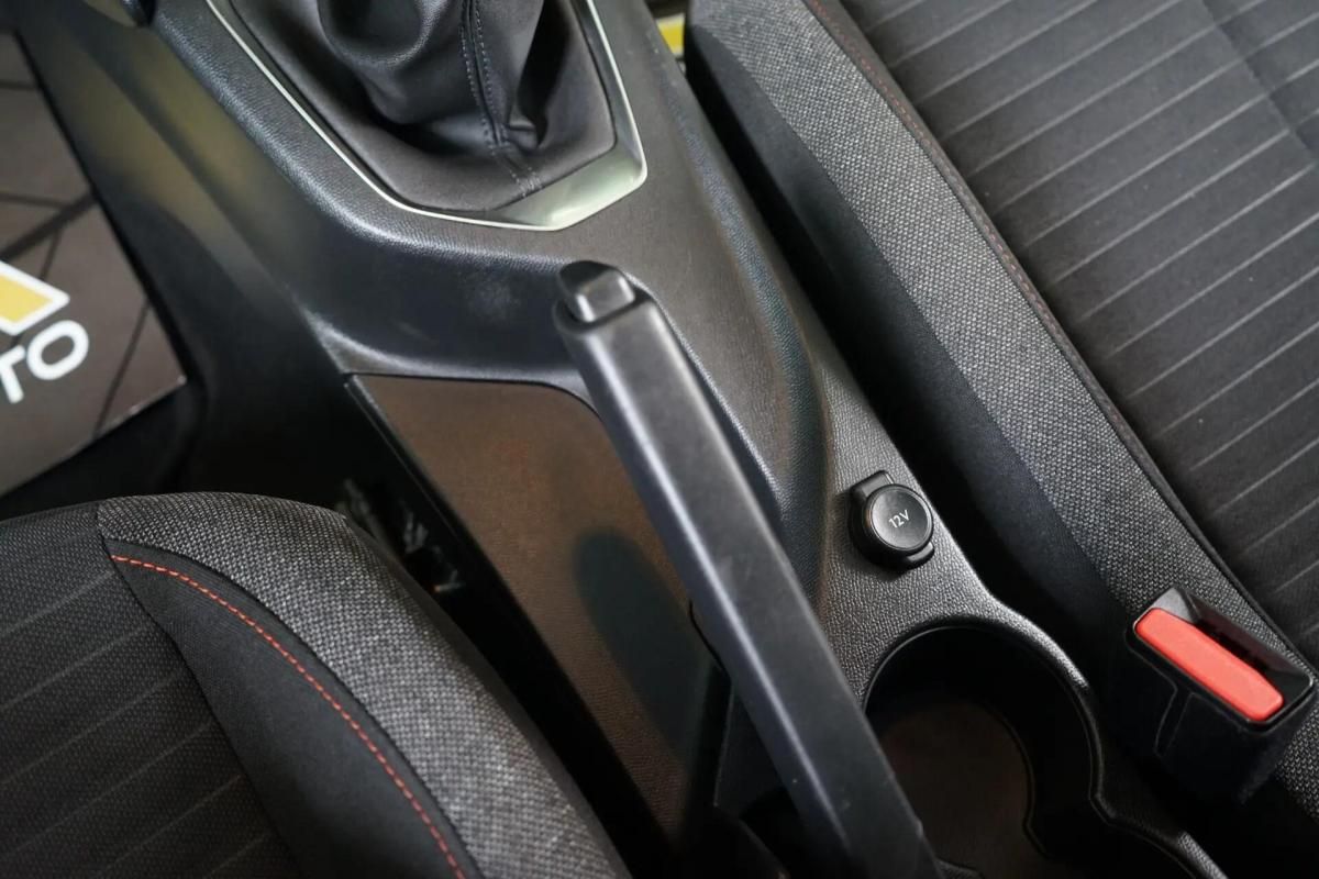 peugeot-208-2021-gasolina-1199cc