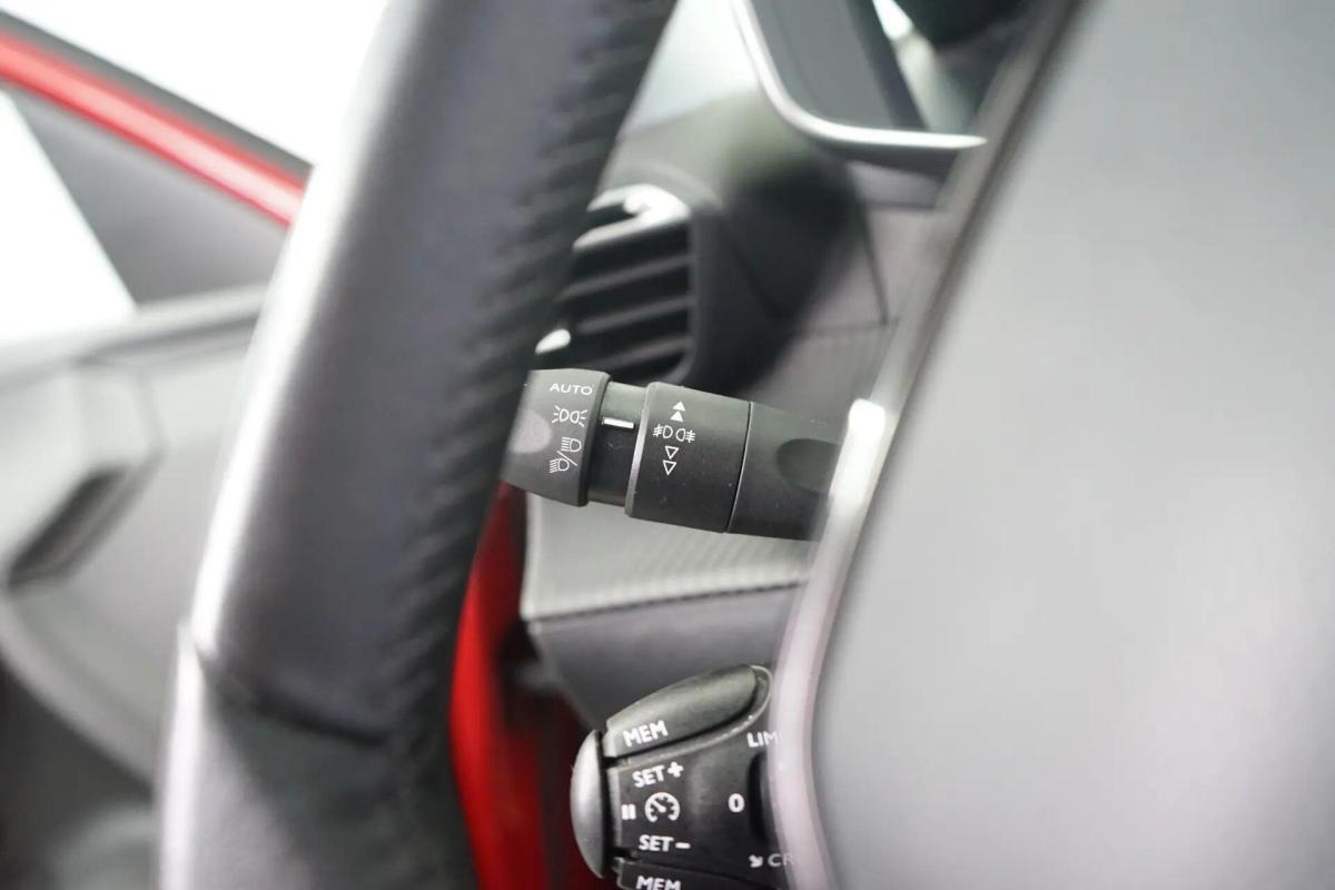 peugeot-2008-2021-gasolina-1199cc