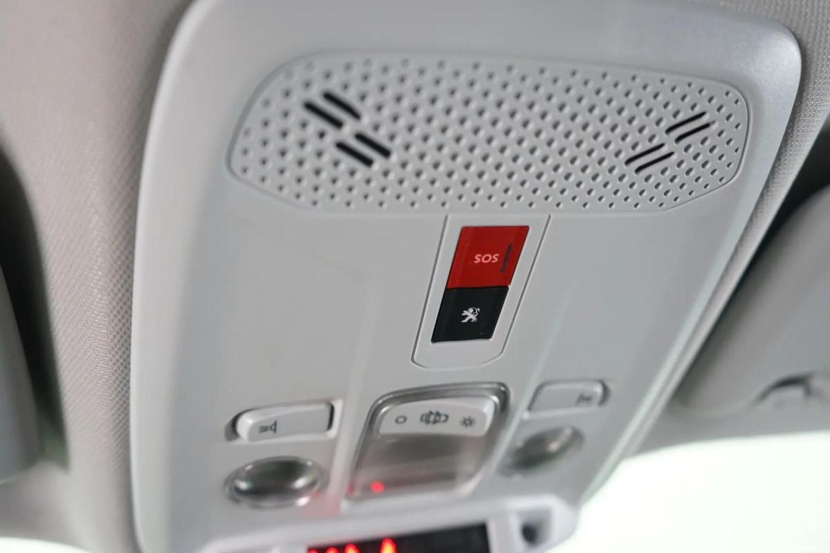 peugeot-2008-2021-gasolina-1199cc