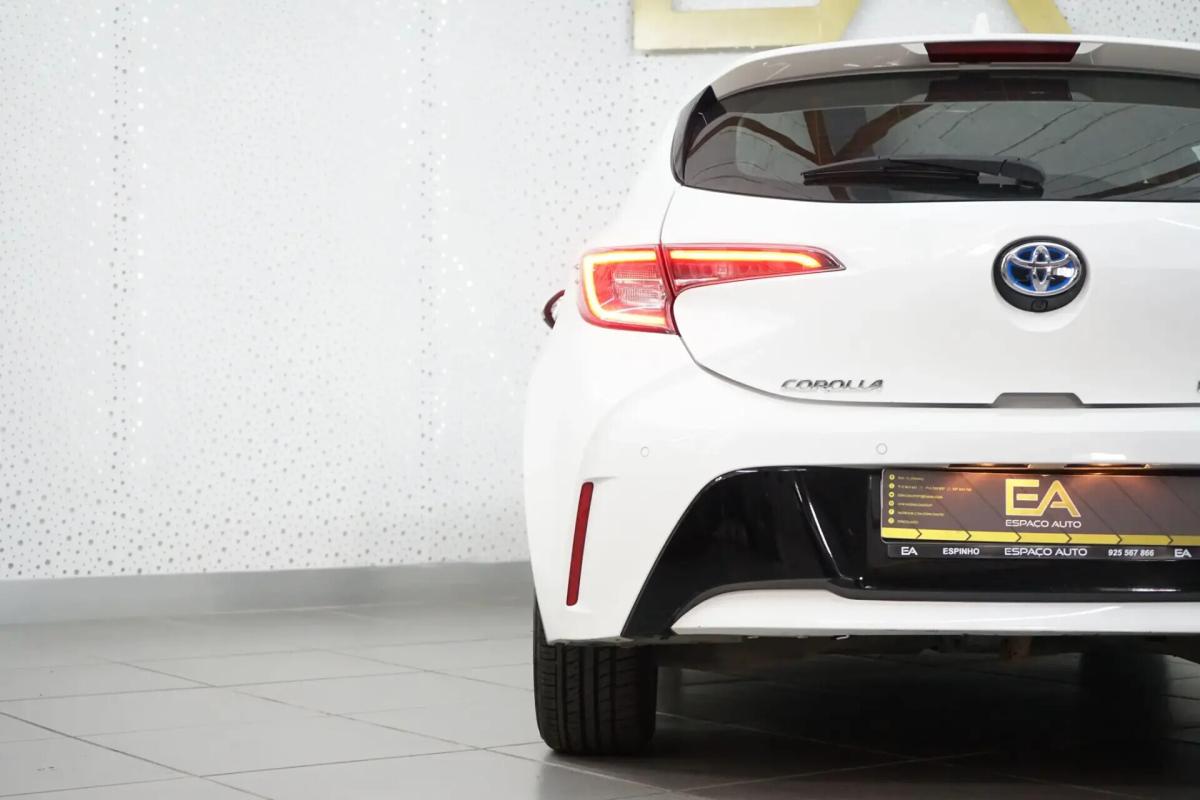 toyota-corolla-2021-hibrido-a-gasolina-1798cc