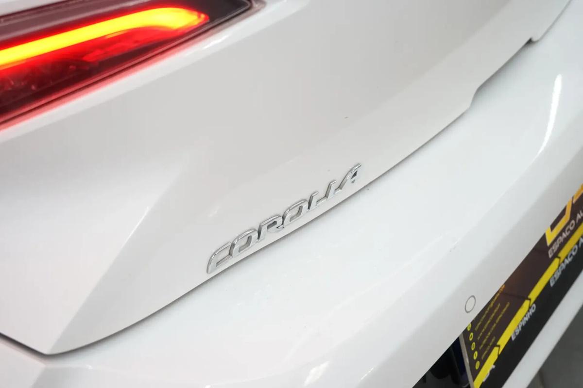 toyota-corolla-2021-hibrido-a-gasolina-1798cc