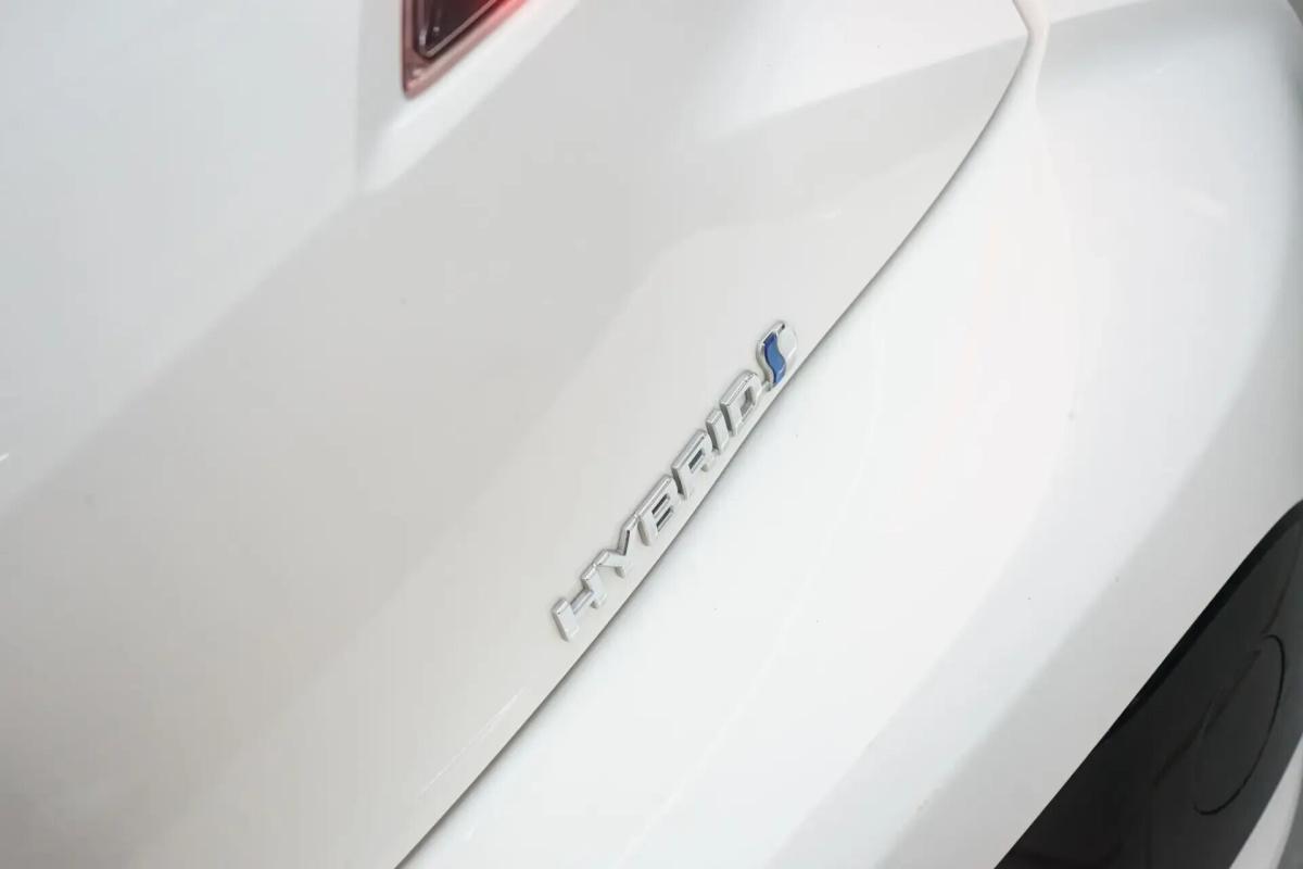 toyota-corolla-2021-hibrido-a-gasolina-1798cc