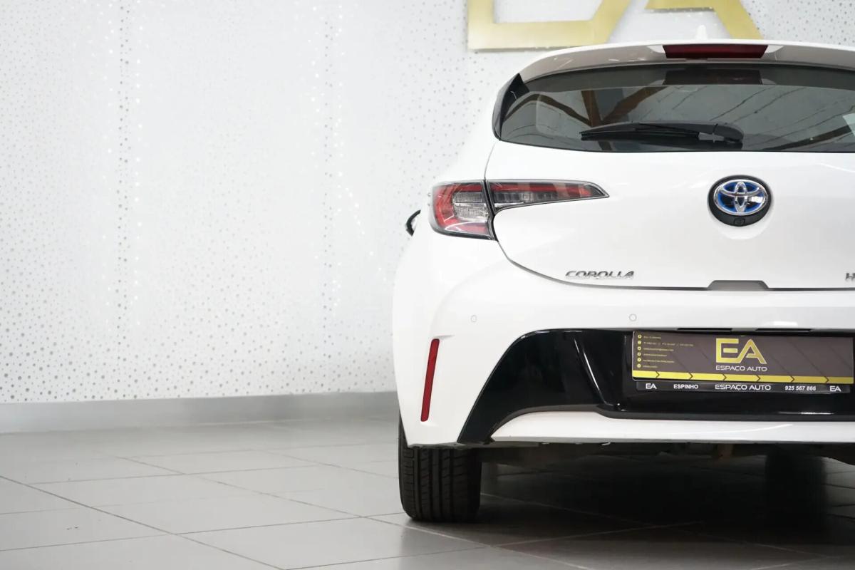 toyota-corolla-2021-hibrido-a-gasolina-1798cc