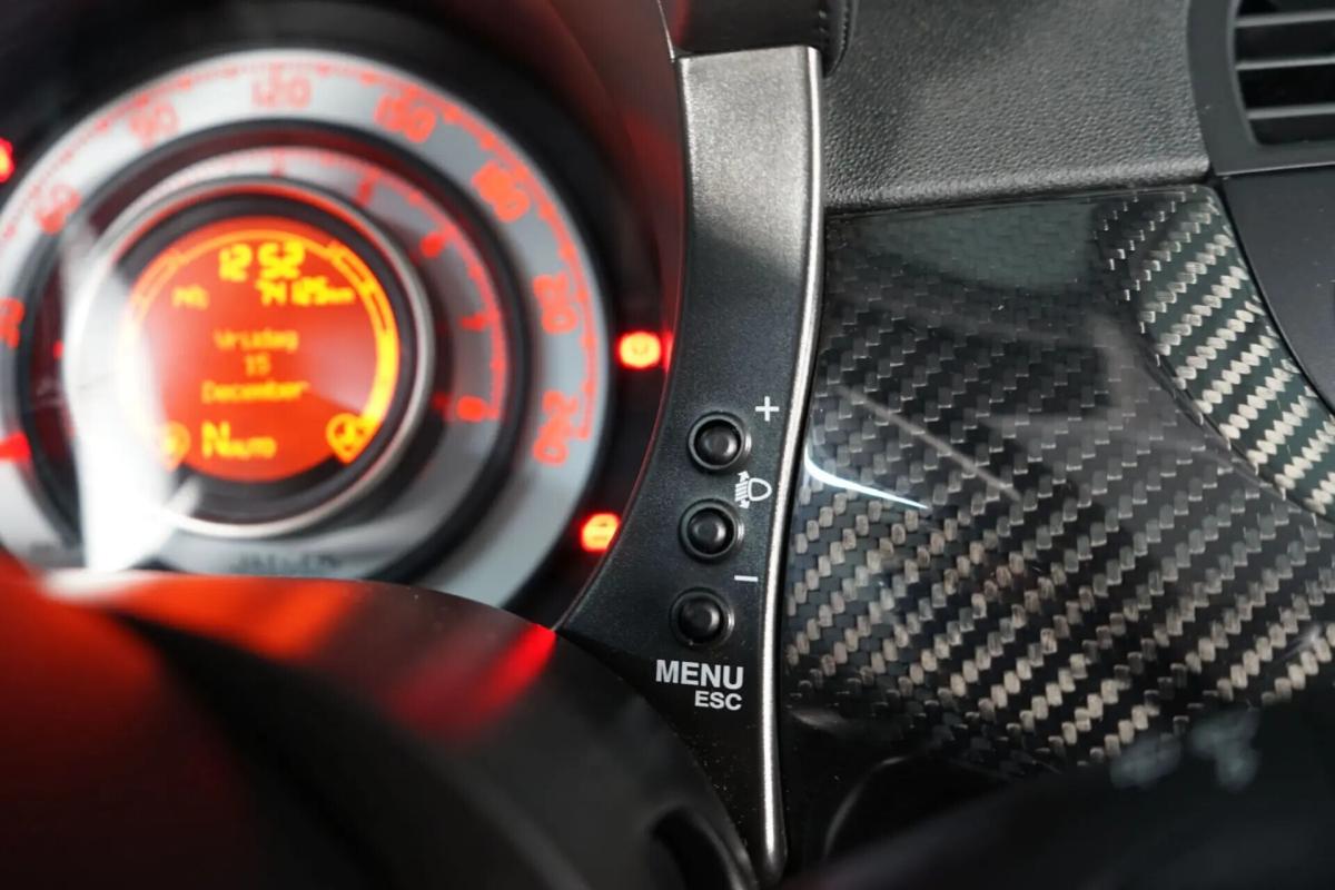 abarth-695-2011-gasolina-1400cc