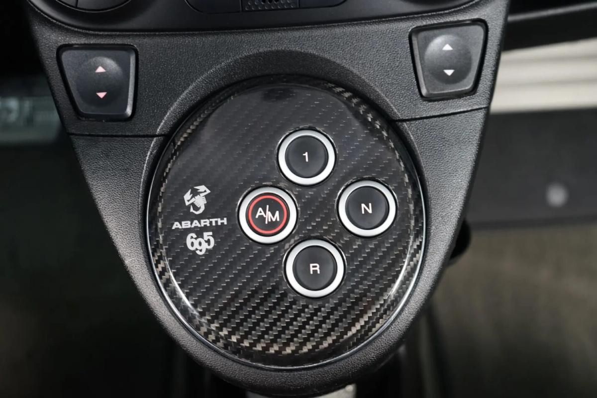 abarth-695-2011-gasolina-1400cc