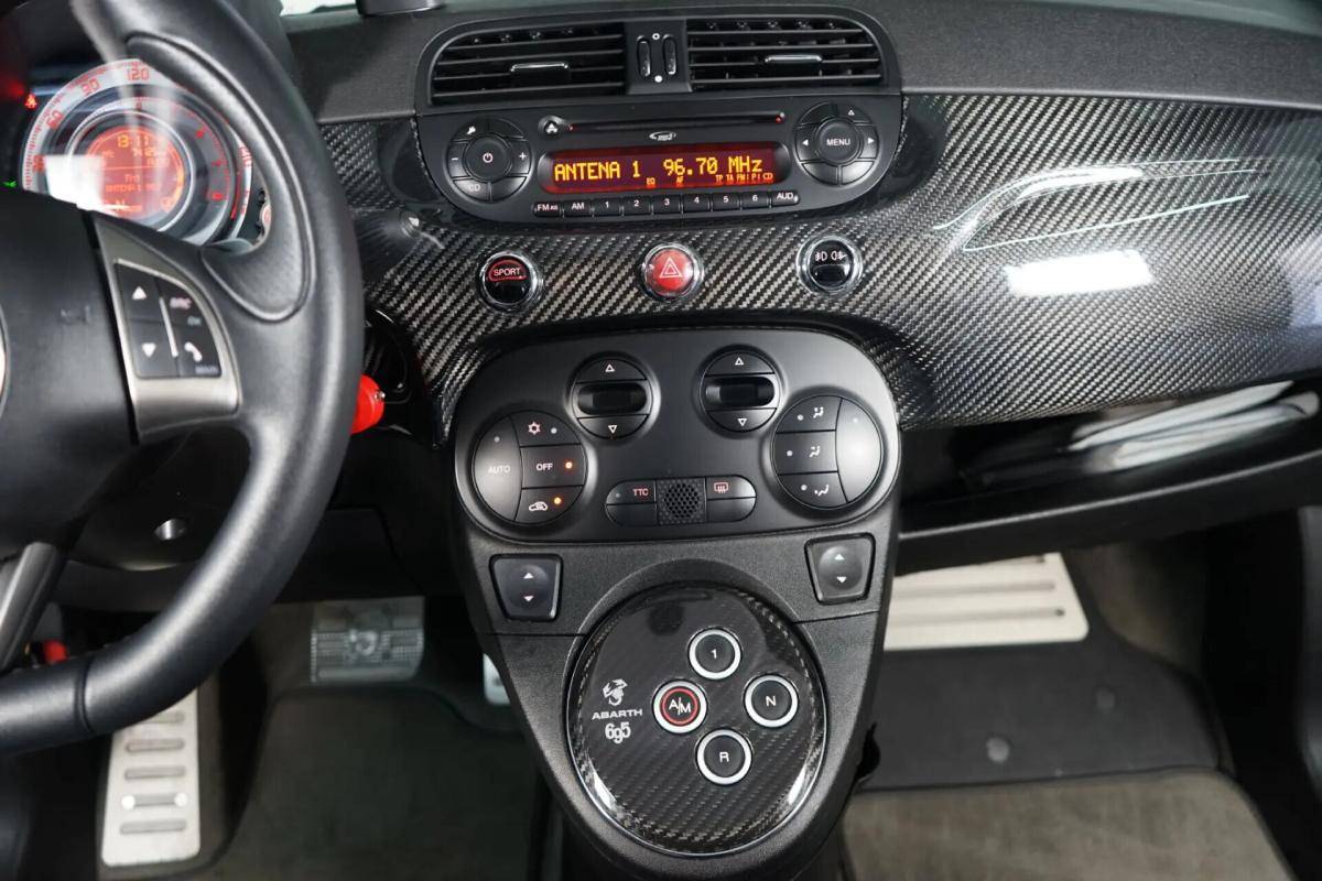 abarth-695-2011-gasolina-1400cc
