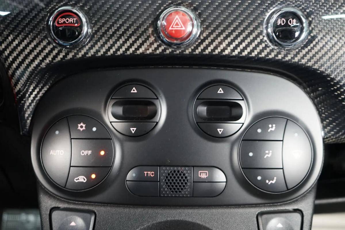 abarth-695-2011-gasolina-1400cc