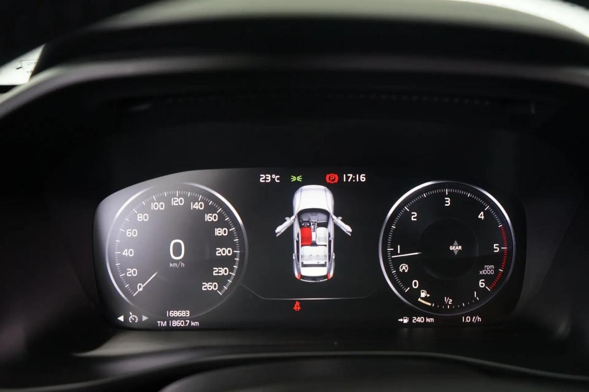 volvo-xc40-2019-diesel-1969cc