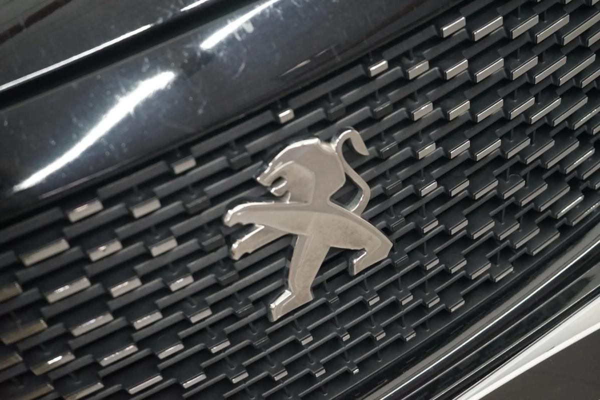 peugeot-2008-2021-gasolina-1199cc
