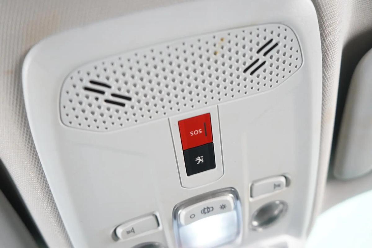 peugeot-2008-2021-gasolina-1199cc