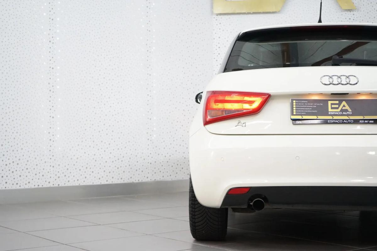 audi-a1-2010-diesel-1598cc