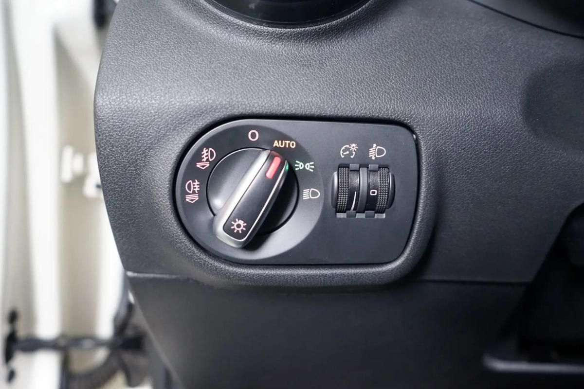audi-a1-2010-diesel-1598cc