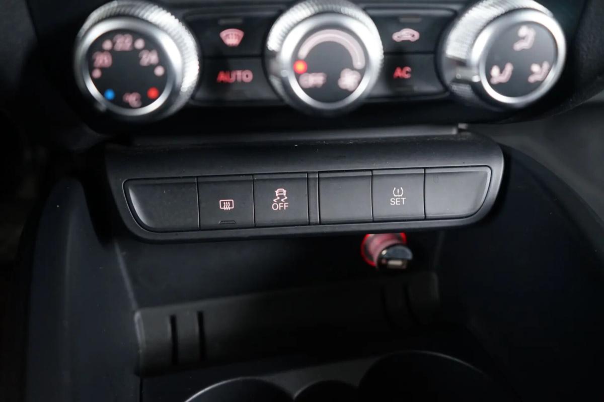 audi-a1-2010-diesel-1598cc