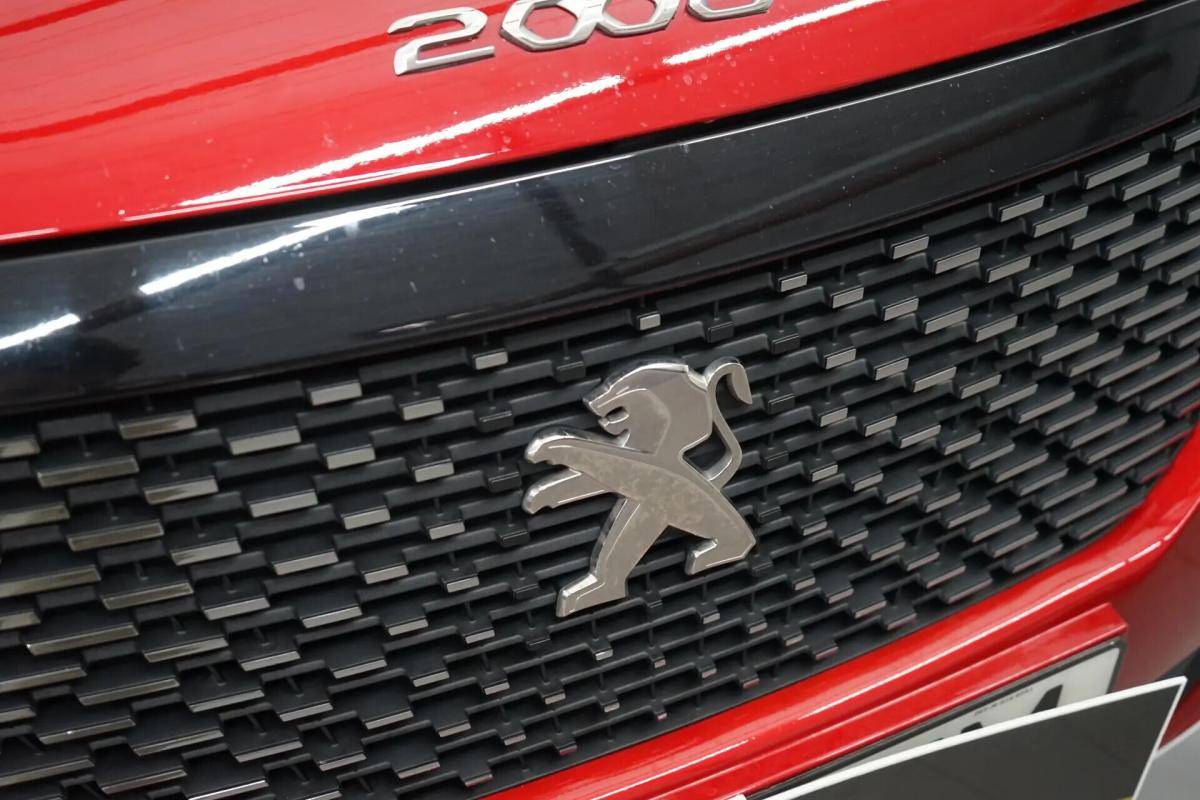 peugeot-2008-2020-gasolina-1199cc