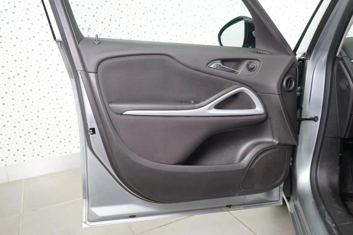 opel-zafira-2015-diesel-1598cc