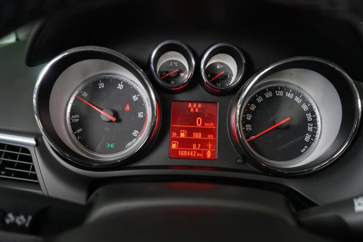 opel-zafira-2015-diesel-1598cc