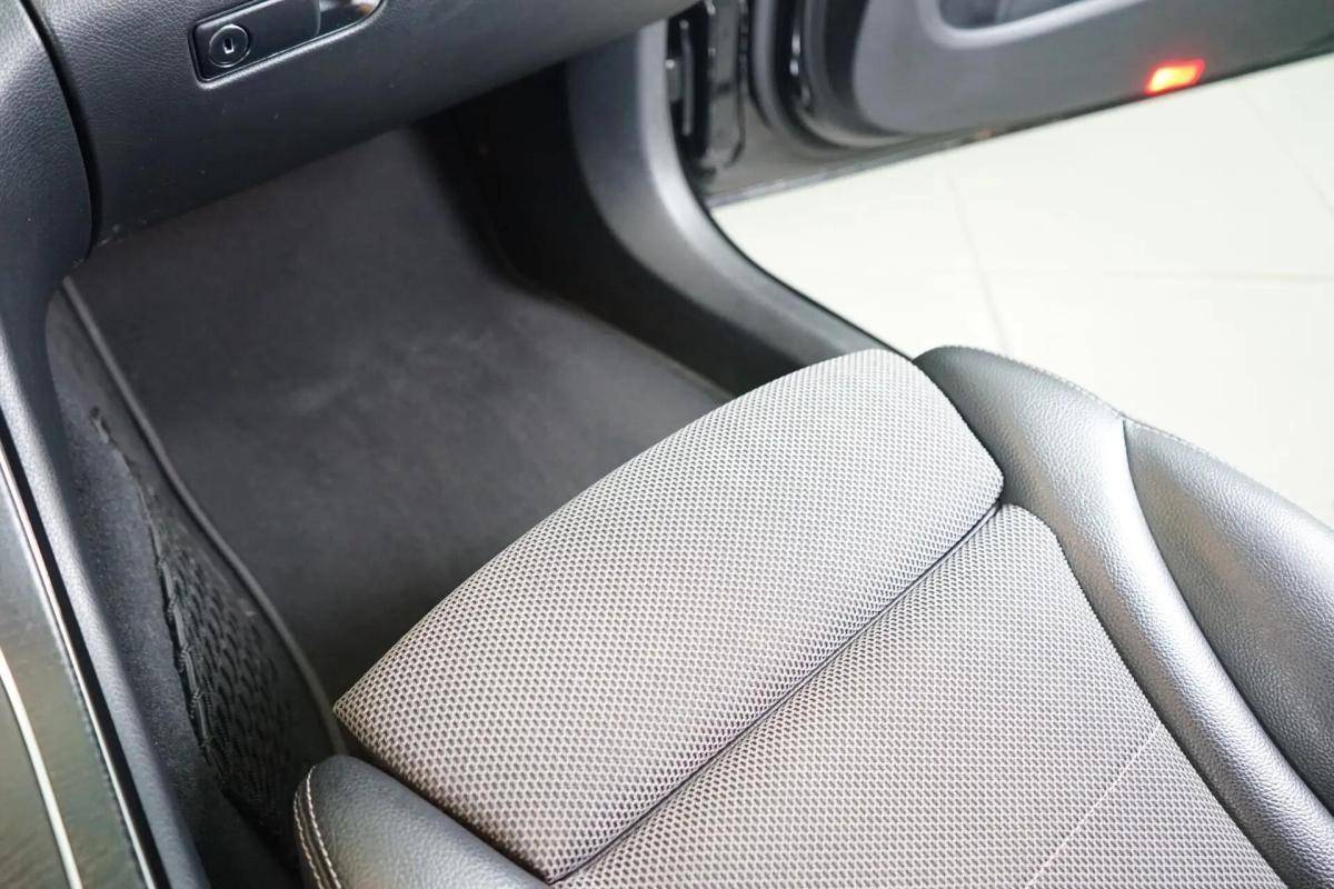 mercedes-benz-classe-c-c-220-d-4matic-2018-diesel-1950cc