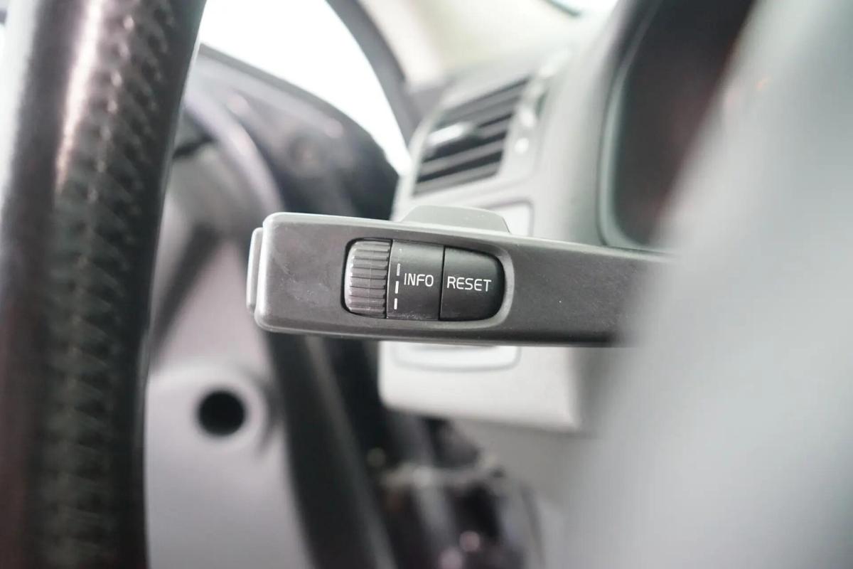 volvo-c30-2011-diesel-1560cc