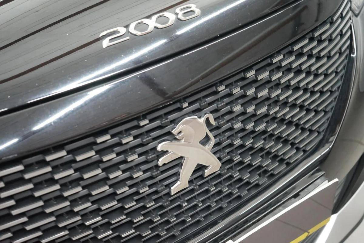 peugeot-2008-2021-gasolina-1199cc