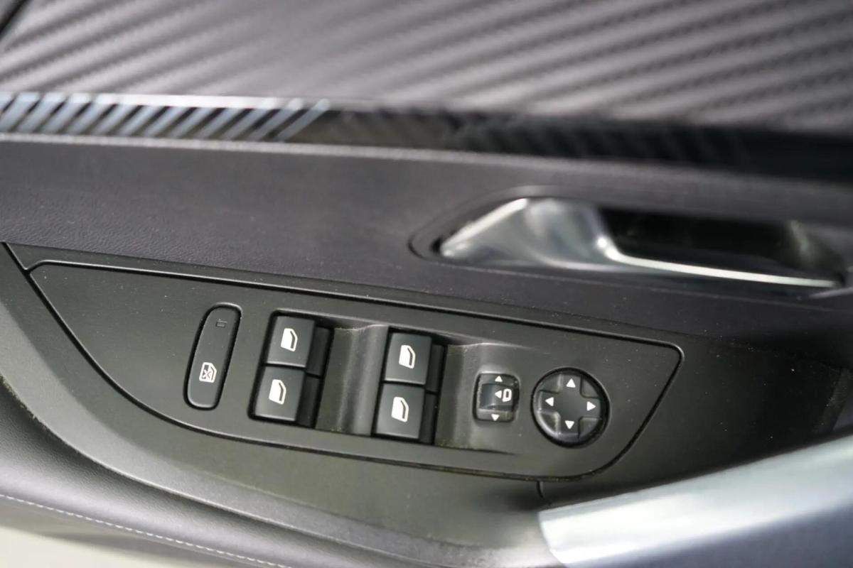 peugeot-2008-2021-gasolina-1199cc