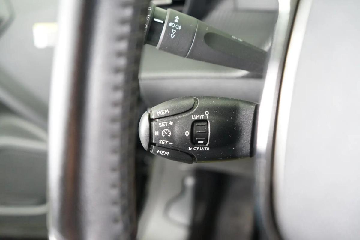 peugeot-2008-2021-gasolina-1199cc