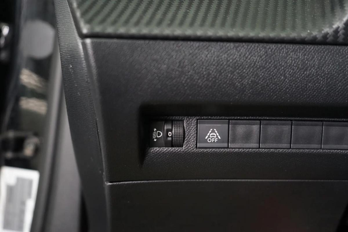 peugeot-2008-2021-gasolina-1199cc