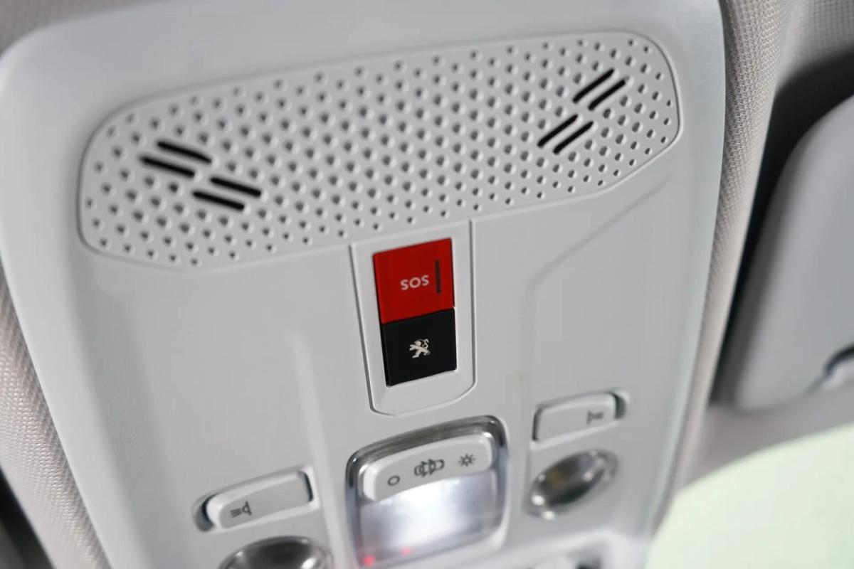 peugeot-2008-2021-gasolina-1199cc