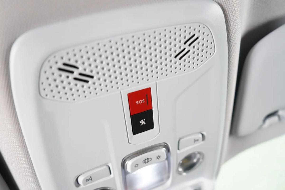 peugeot-2008-2021-gasolina-1199cc