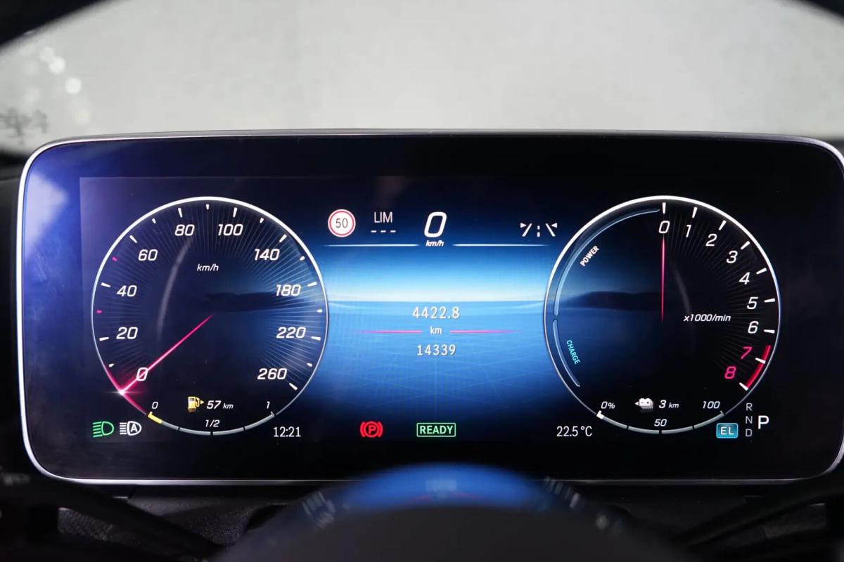 mercedes-benz-classe-c-c-300-e-2022-hibrido-a-gasolina-1999cc