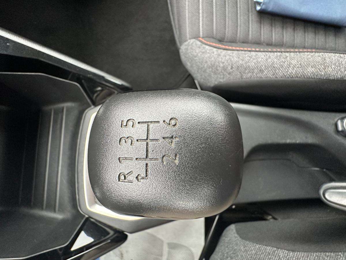 peugeot-2008-2021-gasolina-1199cc