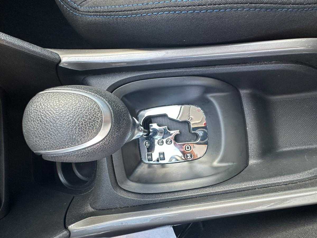 peugeot-2008-2019-gasolina-1199cc