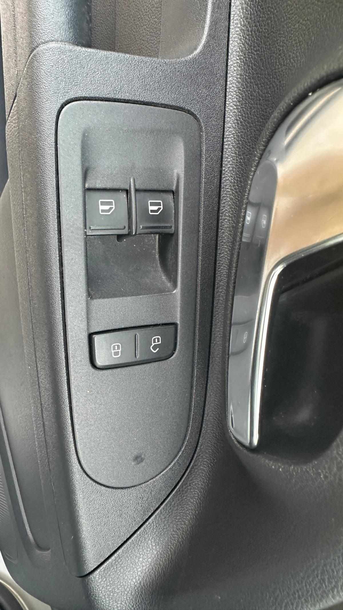 volkswagen-up-2017-gasolina-999cc