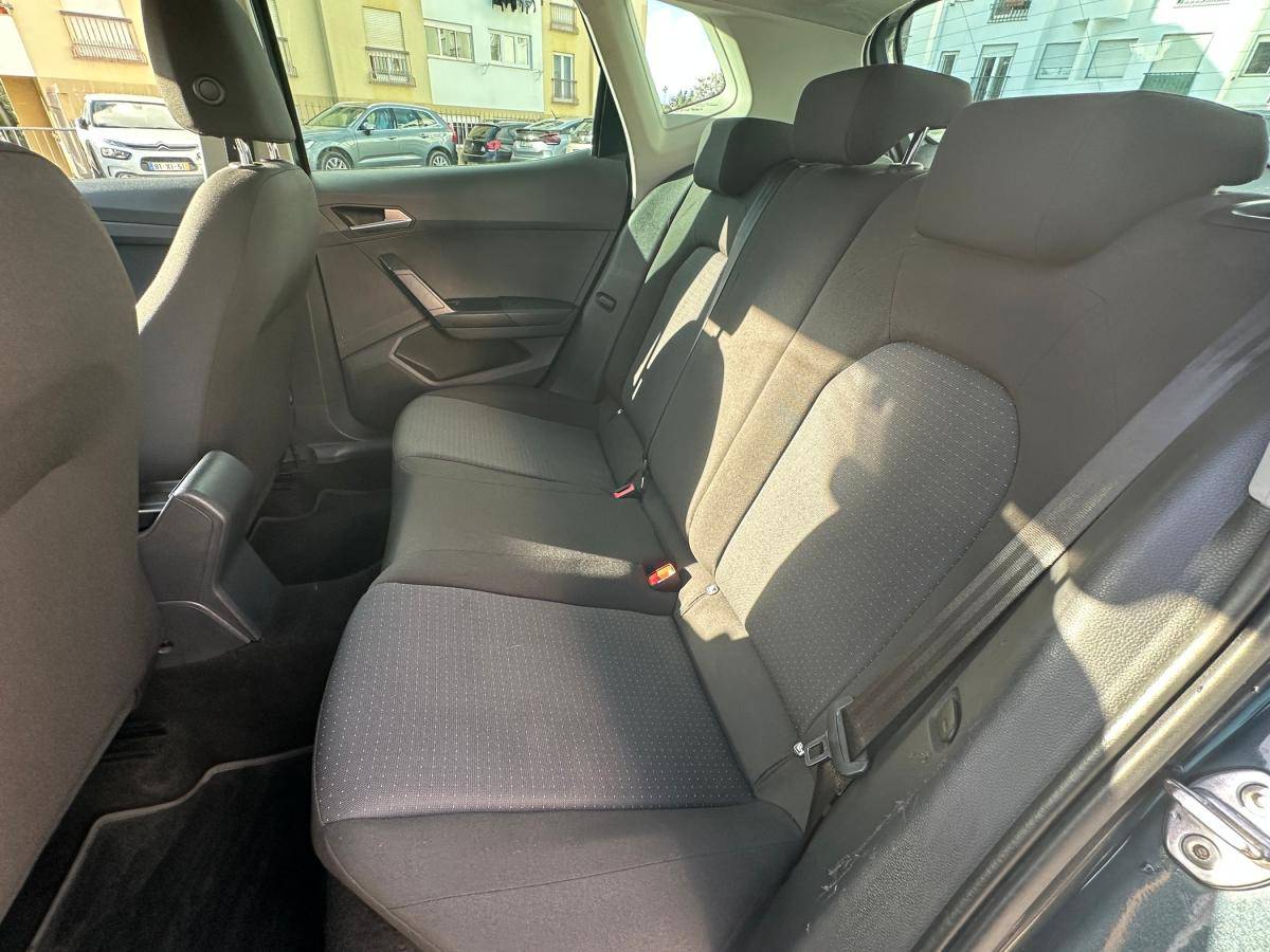 seat-arona-2023-gasolina-999cc