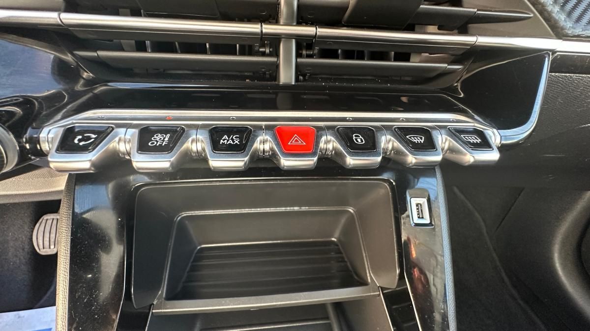 peugeot-208-2023-gasolina-1199cc