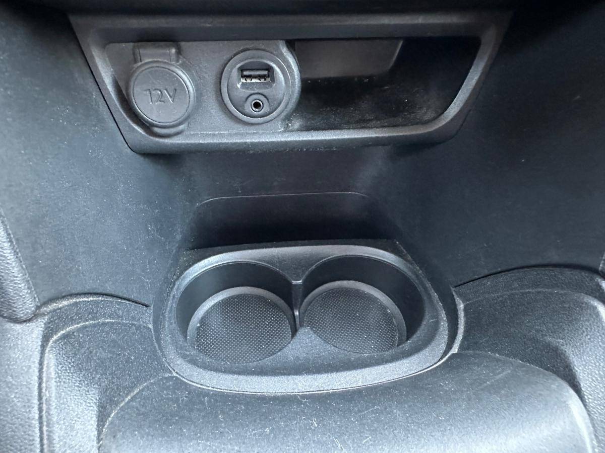 peugeot-208-2016-gasolina-1199cc