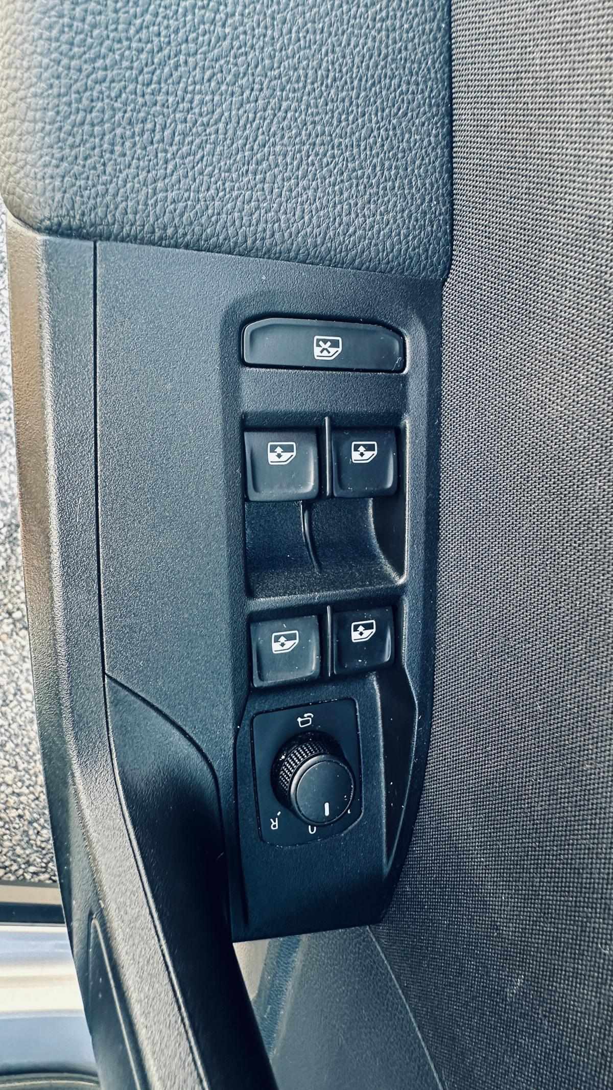seat-arona-2023-gasolina-999cc