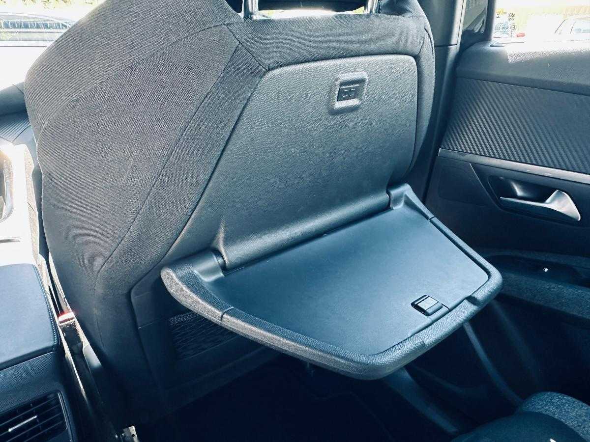 peugeot-5008-2023-diesel-1499cc