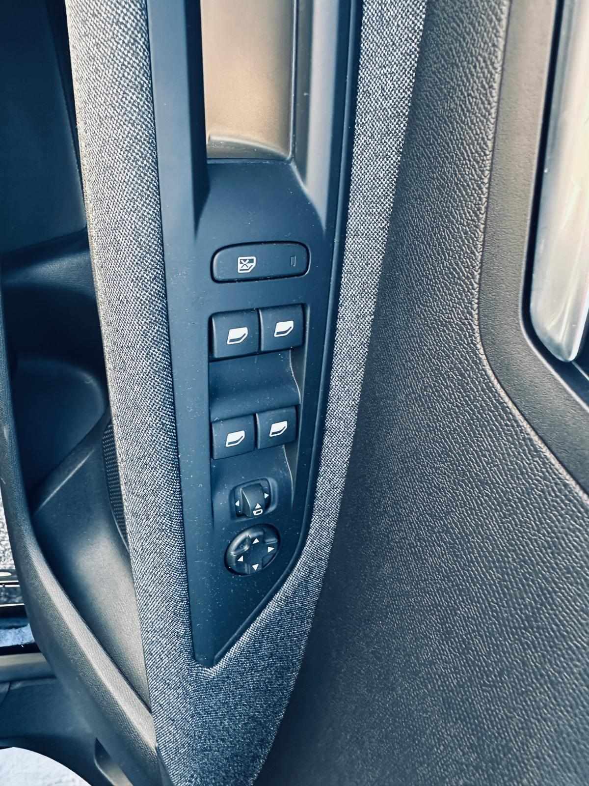 peugeot-5008-2023-diesel-1499cc