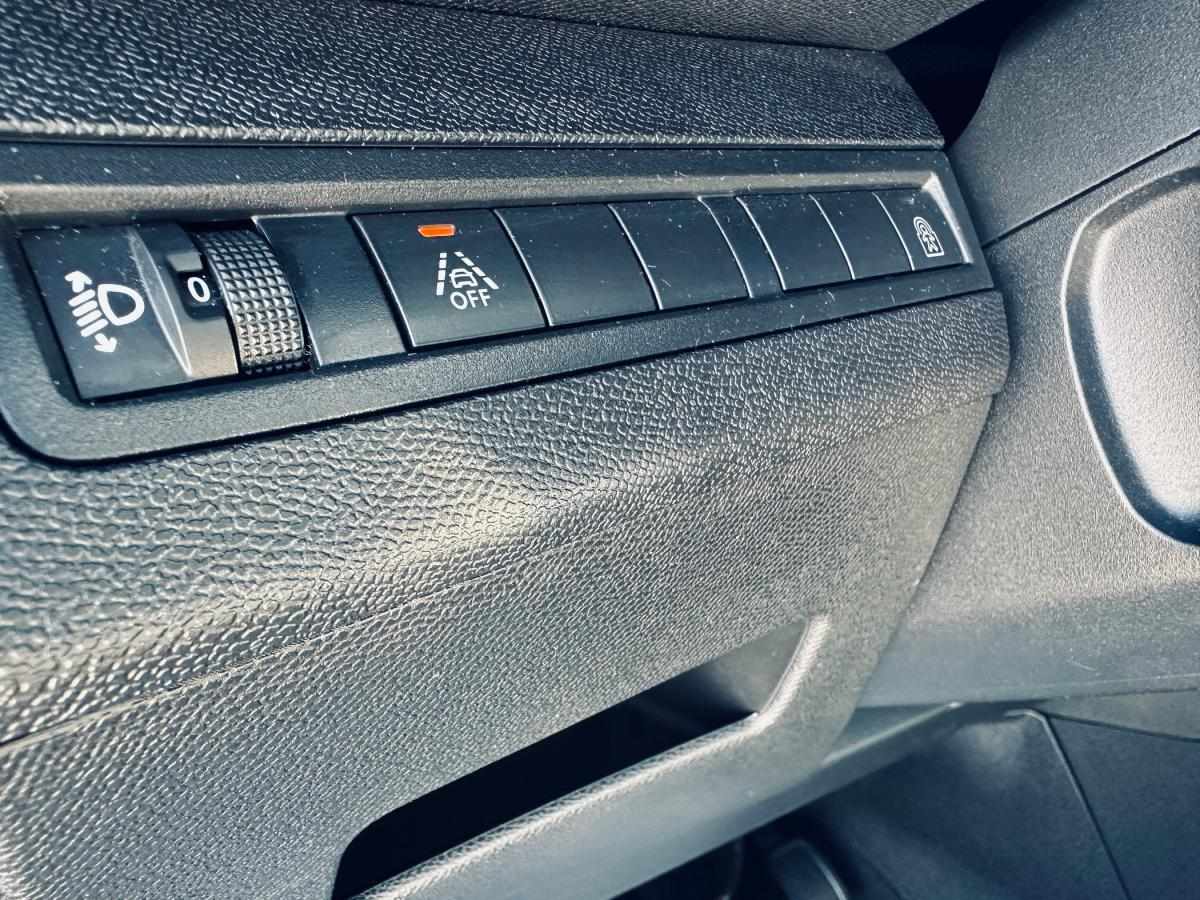 peugeot-5008-2023-diesel-1499cc