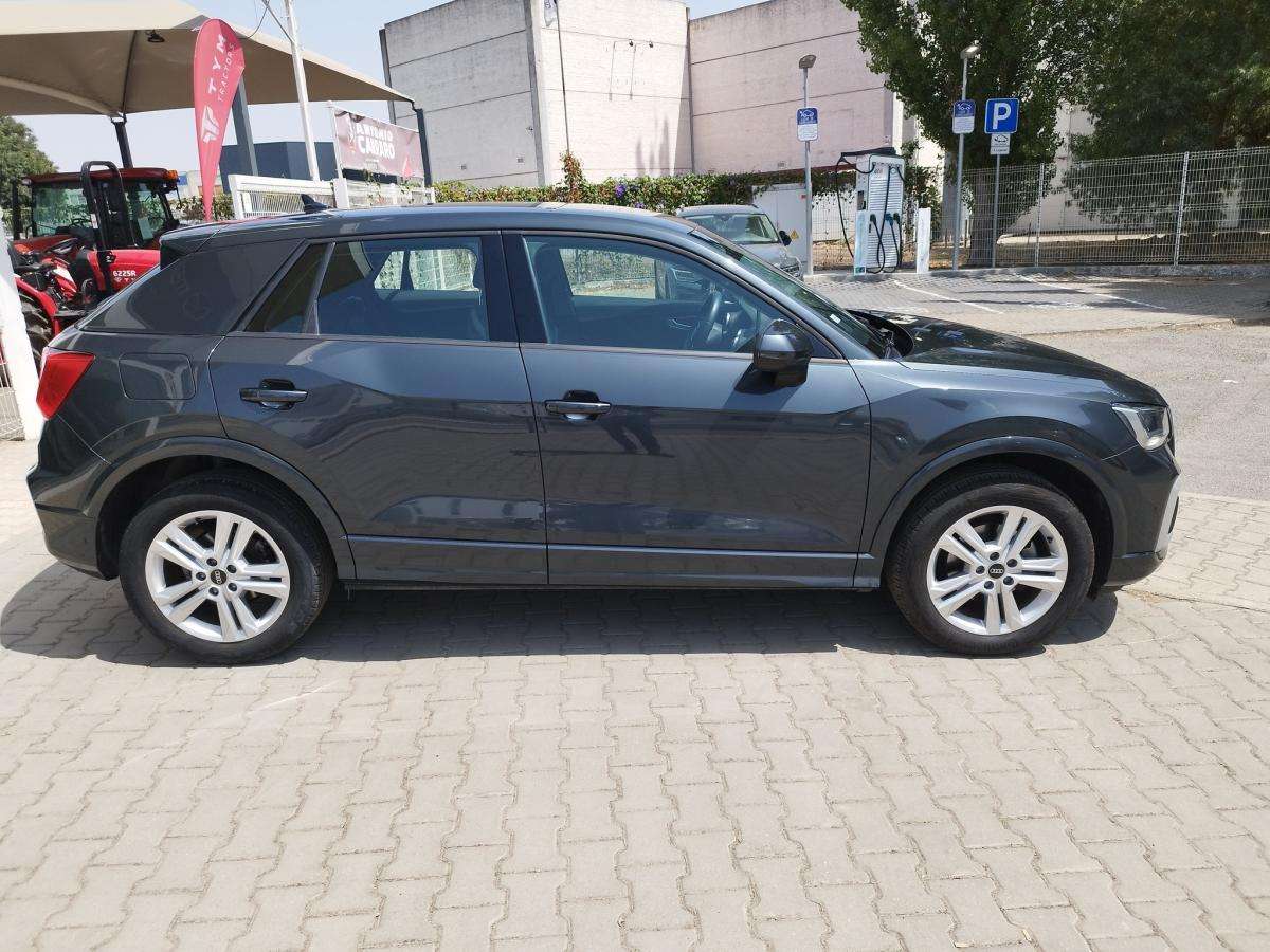 audi-q2-2024-gasolina-999cc