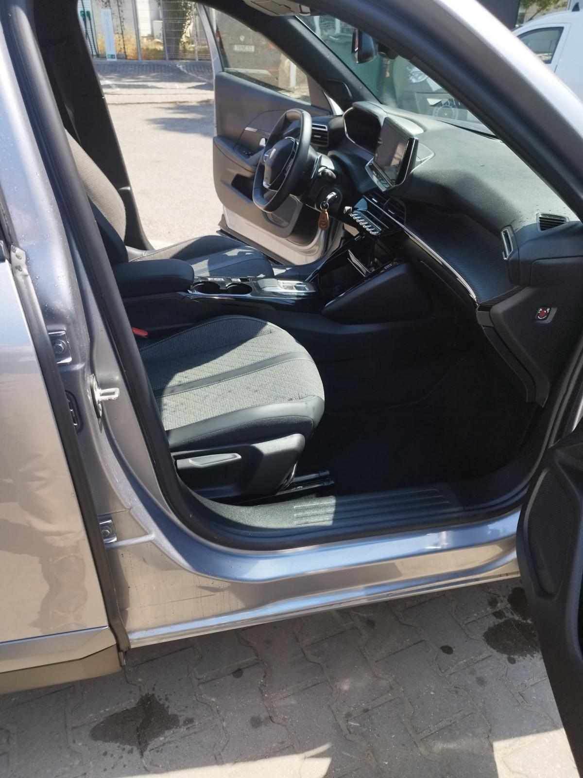 peugeot-2008-2024-gasolina-1199cc