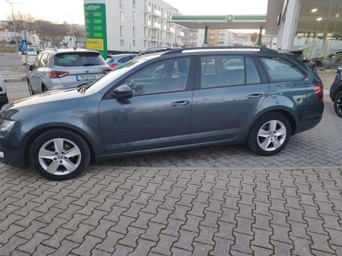 skoda-octavia-break-2015-diesel-1598cc
