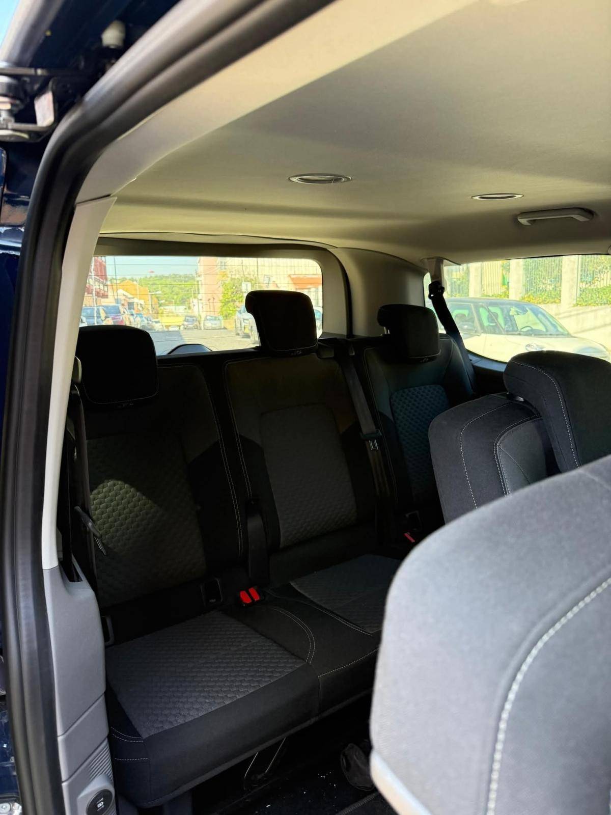 volkswagen-caravelle-2025-diesel-1996cc