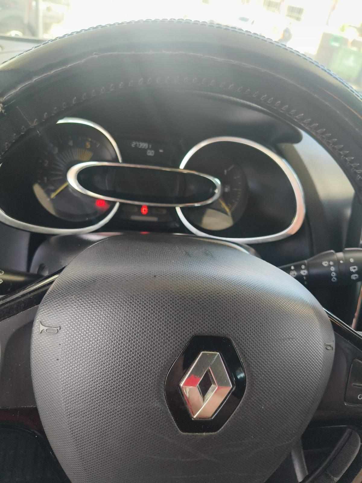 renault-clio-sport-tourer-2013-diesel-1461cc