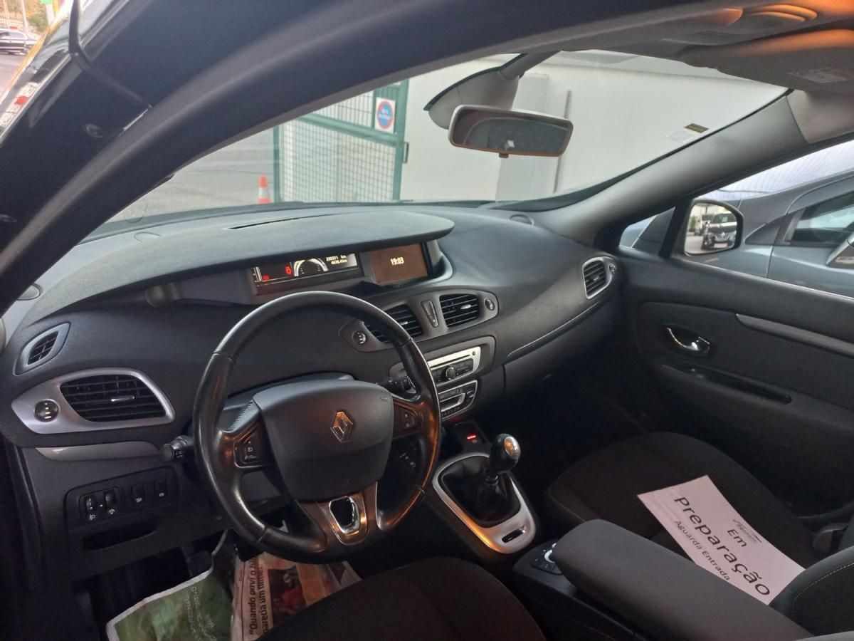 renault-grand-scenic-2015-diesel-1600cc